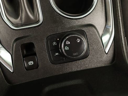 Used 2023 Chevrolet Traverse LT AWD/4WD image 18