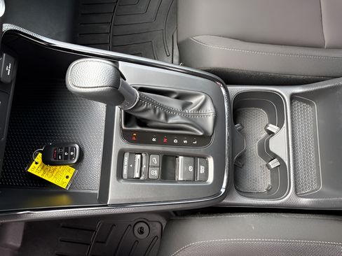 Used 2025 Honda CR-V EX image 40