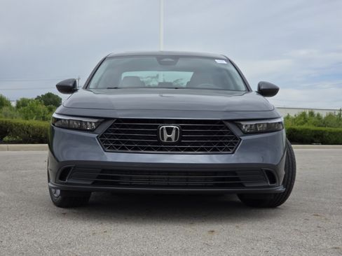 Used 2024 Honda Accord EX image 11