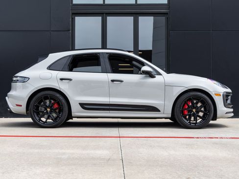 Certified 2024 Porsche Macan GTS AWD/4WD image 12