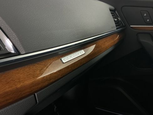 Used 2023 Audi Q5 2.0T Prestige w/ Prestige Package image 17