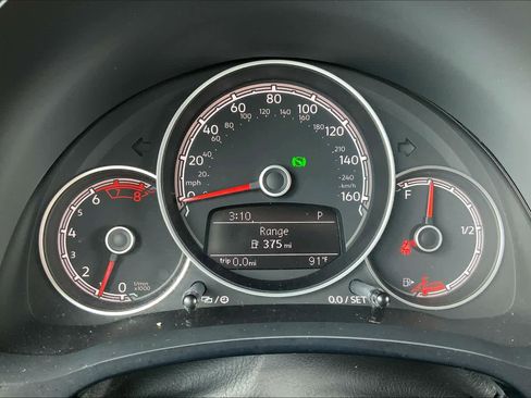 Used 2018 Volkswagen Beetle 2.0T S w/ Style & Comfort Package For S image 24