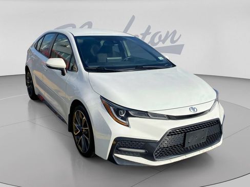 Used 2021 Toyota Corolla SE FWD image 2