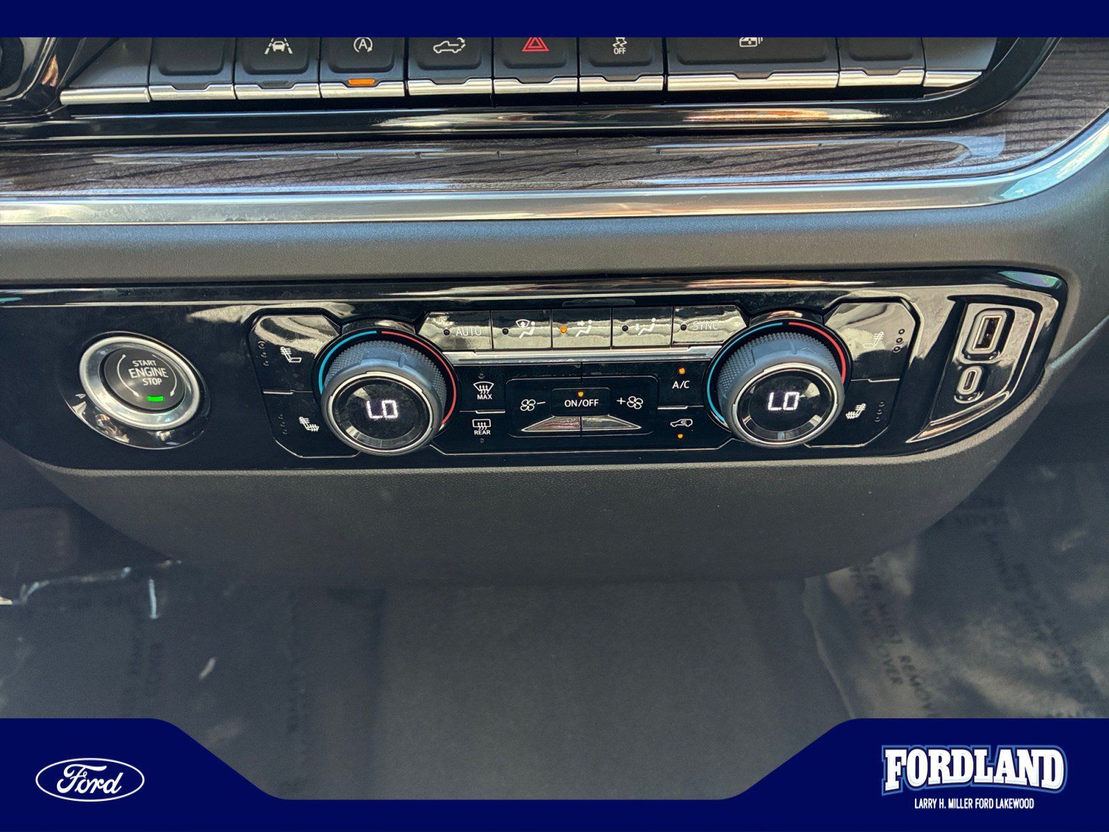 Used 2024 Chevrolet Silverado 1500 LT AWD/4WD image 30