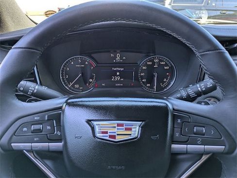 New 2025 Cadillac XT6 Luxury image 30