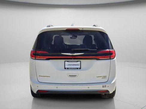 Used 2021 Chrysler Pacifica Limited w/ Premium & Safety Sphere Group AWD/4WD image 21