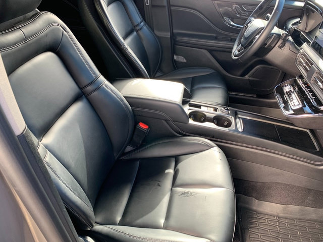 Certified 2025 Lincoln Corsair AWD image 11
