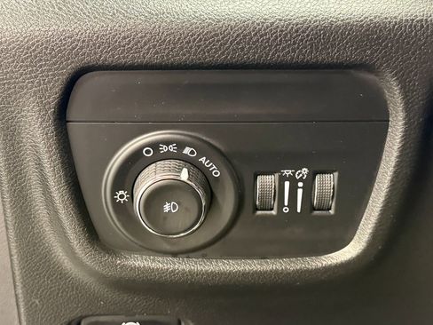Used 2023 Jeep Grand Cherokee L Limited AWD/4WD image 20