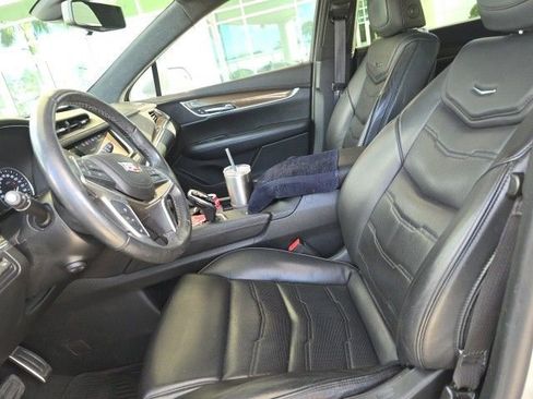 Used 2018 Cadillac XT5 Platinum w/ Driver Assist Package AWD/4WD image 7