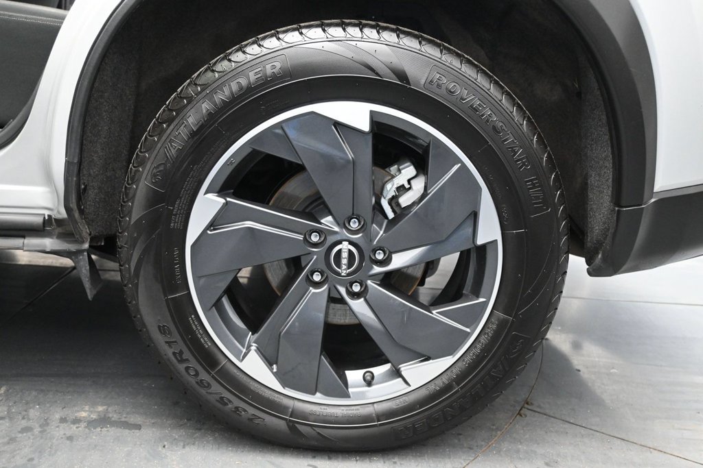 Used 2024 Nissan Rogue SV AWD/4WD image 22