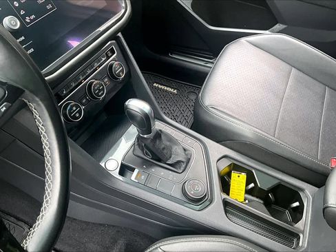 Used 2019 Volkswagen Tiguan SEL R-Line AWD/4WD image 17