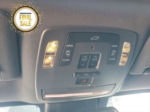 Certified 2022 Toyota Sienna Platinum image 31