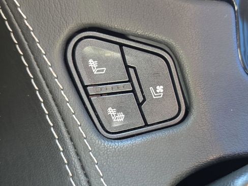 Used 2020 Chevrolet Tahoe Premier w/ Premier Plus Edition image 28