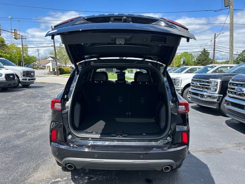 Certified 2023 Ford Escape ST-Line w/ Tech Pack #1 AWD/4WD image 14