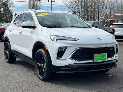 Used 2024 Buick Encore GX Sport Touring image 2