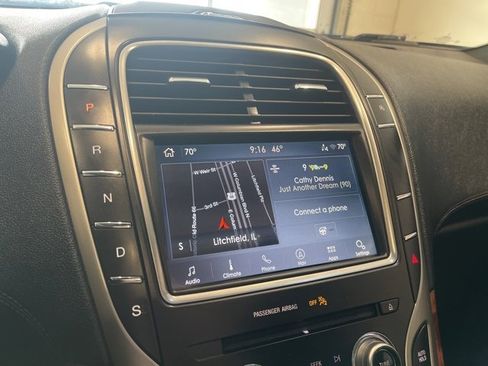 Used 2019 Lincoln Nautilus Reserve image 20