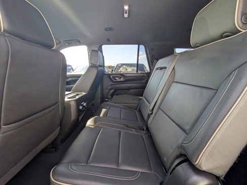 Used 2024 GMC Yukon SLT image 11