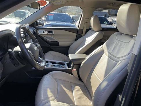 Used 2020 Ford Explorer Platinum w/ Premium Technology Package image 13