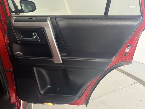 Used 2021 Toyota 4Runner Limited AWD/4WD image 28