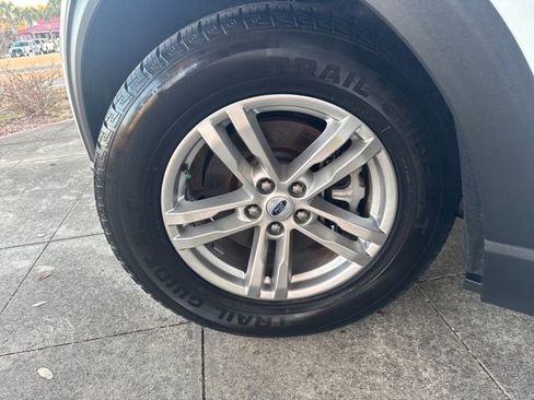 Used 2021 Ford Explorer XLT w/ Equipment Group 202A image 29