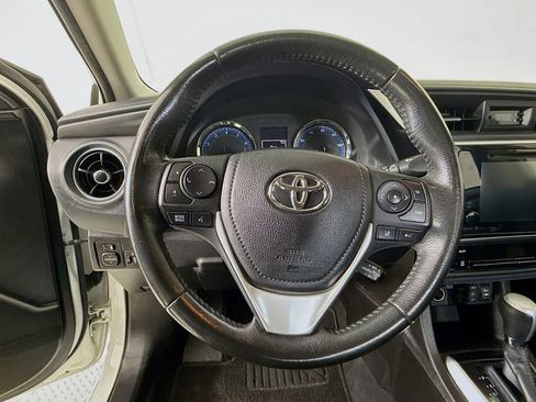 Used 2019 Toyota Corolla XSE image 12
