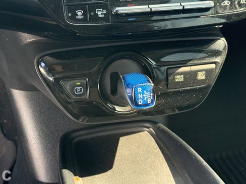 Used 2022 Toyota Prius L Eco FWD image 19