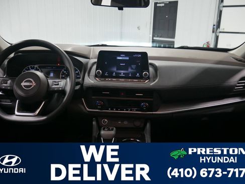 Used 2023 Nissan Rogue SV image 19