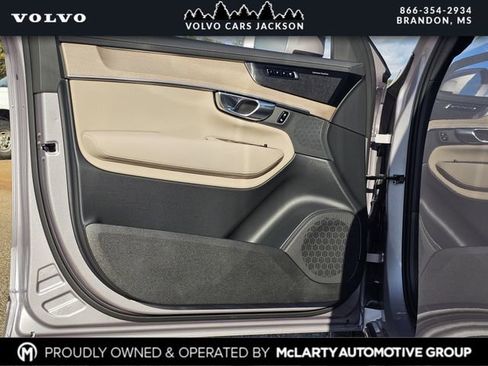 New 2026 Volvo XC90 B6 Plus w/ Protection Package Premier AWD/4WD image 15
