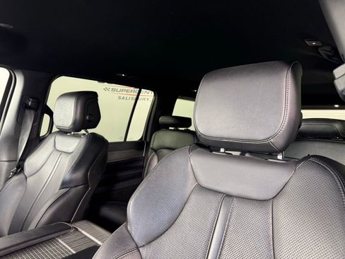 Used 2024 Jeep Wagoneer L Series II w/ Flexible Seating Group image 2