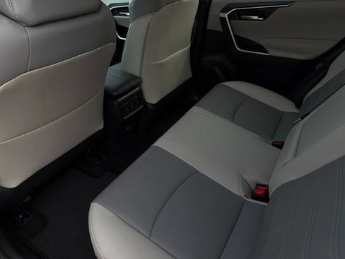 Used 2025 Toyota RAV4 XLE Premium FWD image 10