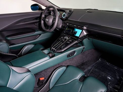 Used 2025 Aston Martin V8 Vantage Roadster RWD image 17