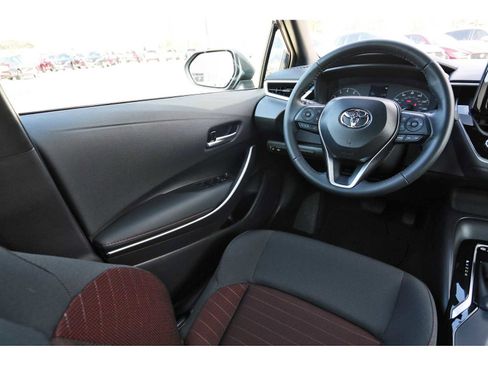 Used 2025 Toyota Corolla SE image 6