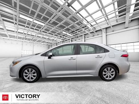 Used 2024 Toyota Corolla LE FWD image 7