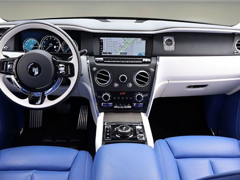 Certified 2023 Rolls-Royce Cullinan AWD/4WD image 4