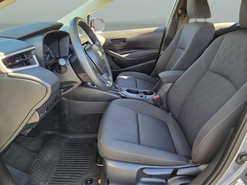 Used 2025 Toyota Corolla LE image 19