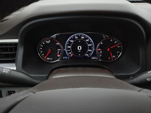 Certified 2023 GMC Acadia SLT w/ Technology Package image 40