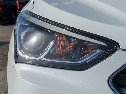 Used 2018 Hyundai Santa Fe Sport image 10