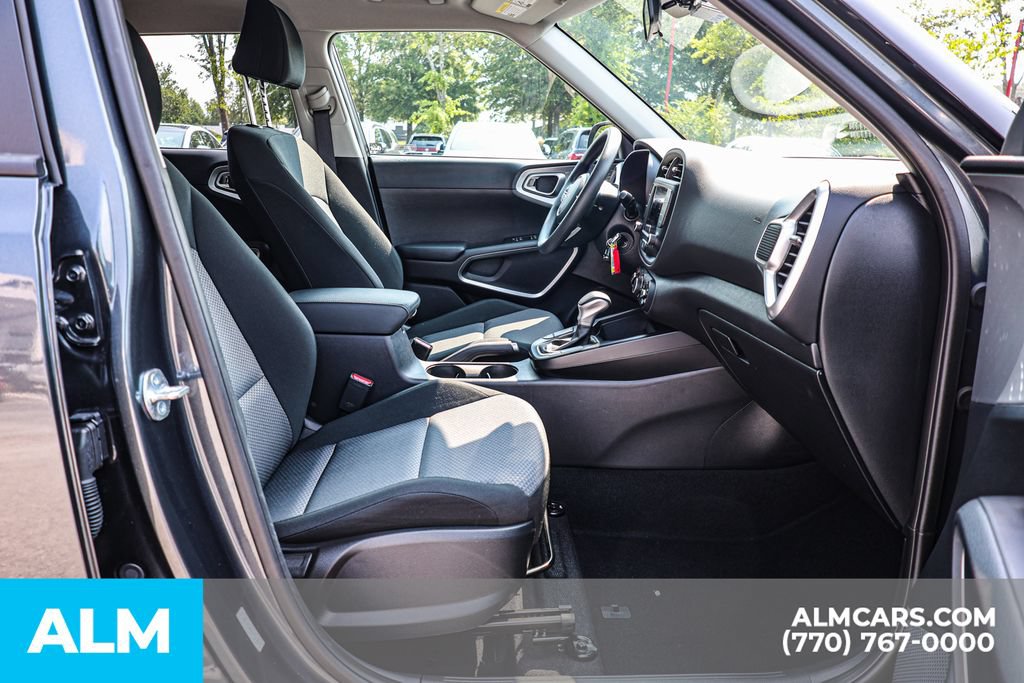 Used 2025 Kia Soul LX w/ LX Technology Package FWD image 20