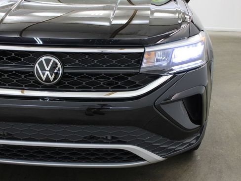 Used 2024 Volkswagen Taos S FWD image 8