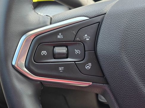Used 2025 Chevrolet Trax LT w/ Driver Confidence Package FWD image 19