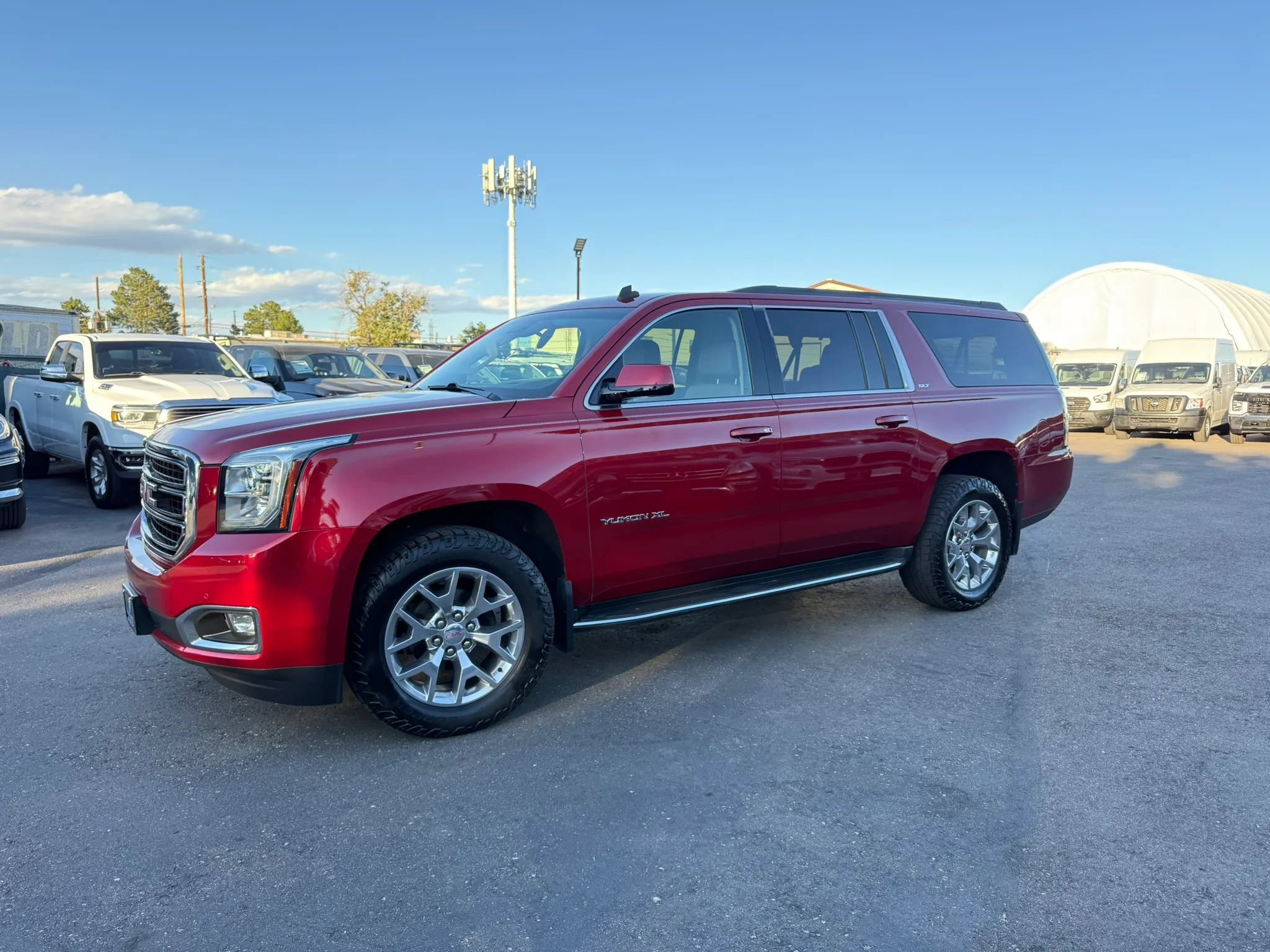 Used 2015 GMC Yukon XL SLT w/ HD Trailering Package AWD/4WD image 2