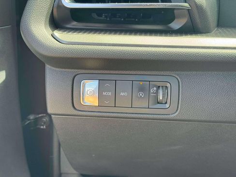 Used 2024 Chevrolet Traverse LT AWD/4WD image 20
