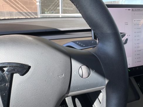 Used 2021 Tesla Model Y Performance image 29