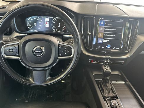 Used 2018 Volvo XC60 T6 Momentum w/ Convenience Package AWD/4WD image 17