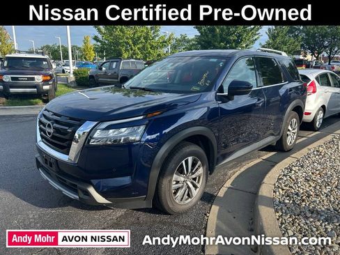 Certified 2025 Nissan Pathfinder SL FWD image 2