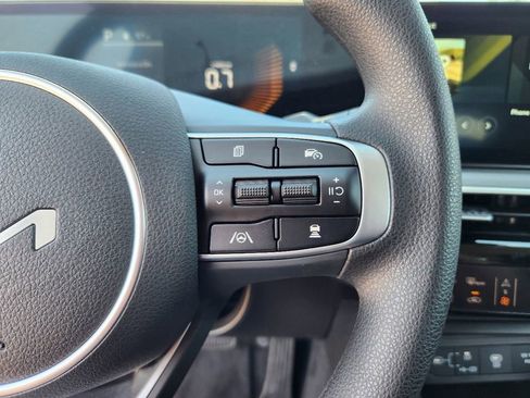 New 2025 Kia K5 LXS image 16