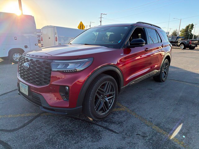 Used 2025 Ford Explorer ST-Line w/ Premium Package AWD/4WD image 2