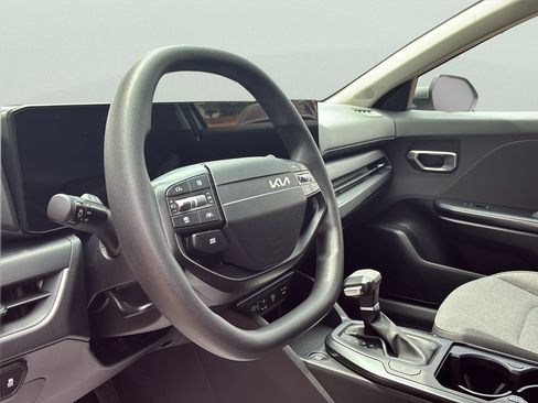 Used 2025 Kia K4 FWD image 25