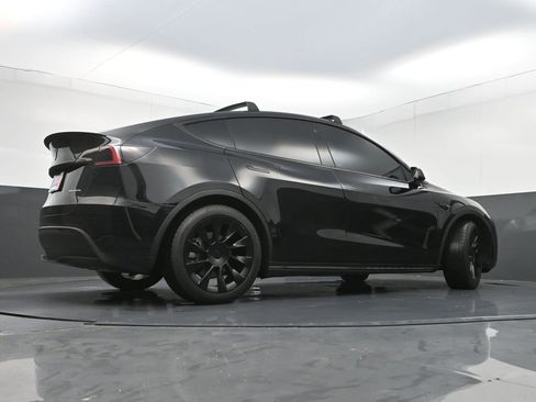 Used 2023 Tesla Model Y Long Range AWD/4WD image 30