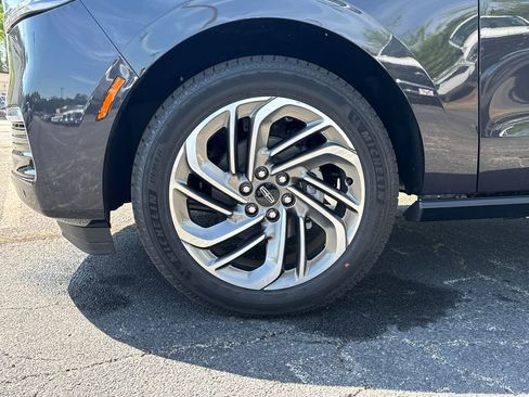 New 2026 Lincoln Navigator Reserve AWD/4WD image 18